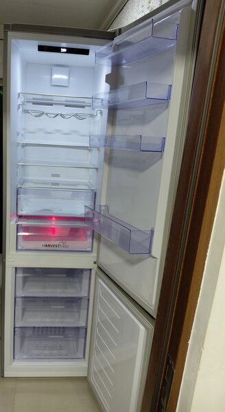 Combina frigorifica Beko RCNA406E40ZXBN,